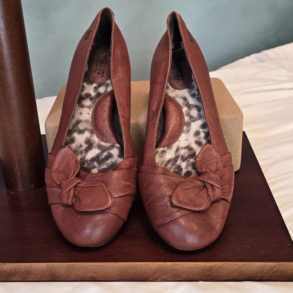 Born Women's Chestnut Brown Leather Flats with Bow - Picture 2 of 4